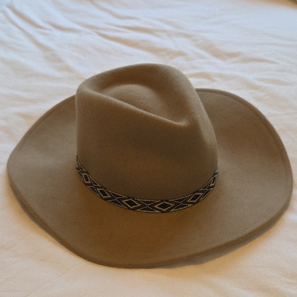 Natural Reflections Felt Rancher Hat in Light Brown with Patterned Band